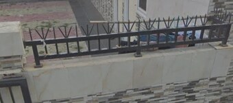 OYO Life 92780 Kost Bara