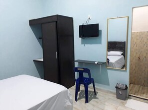 Standard Single Room | Free WiFi, bed sheets - OYO Life 92780 Kost Bara (Tangerang)