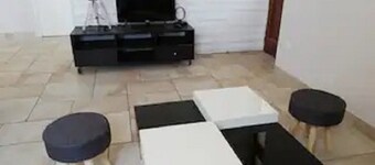 Maison au Cœur D'une Pension Équestre