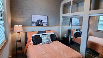 3 chambres, fer et planche à repasser, Wi-Fi, draps fournis