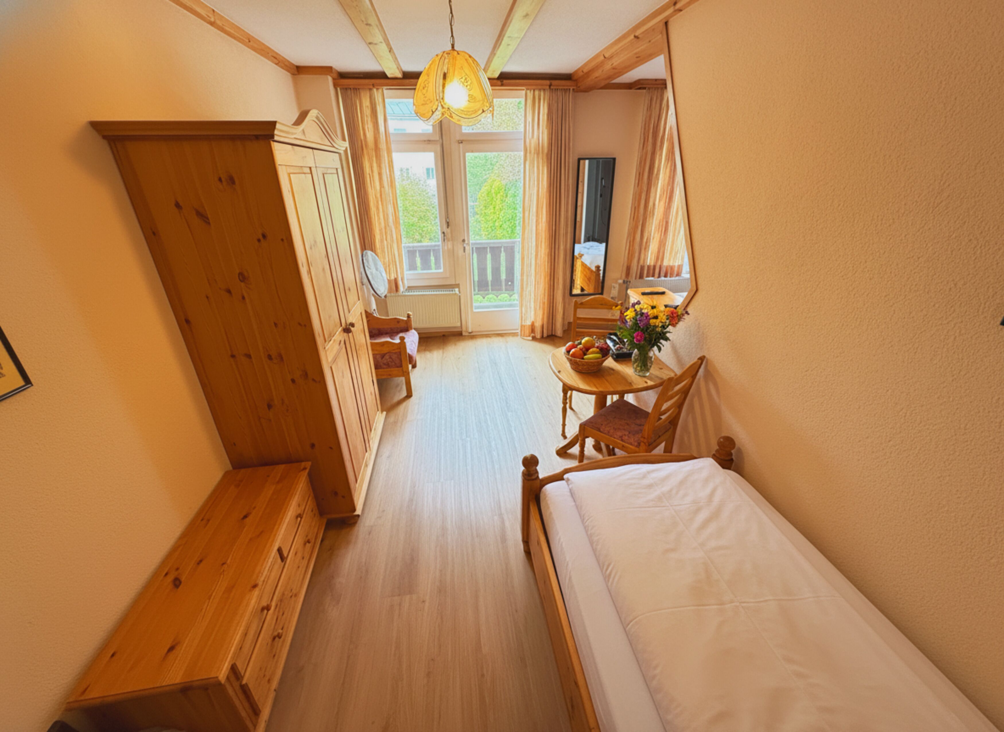 Kamar Triple Standar | Seprai katun Mesir, seprai premium, dan tempat tidur Select Comfort