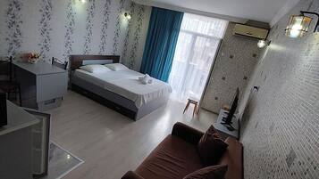 Apartment | 1 bedroom, desk, soundproofing, iron/ironing board