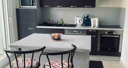 Jolie maison, jardin et BBQ Ă 3 km de la plage