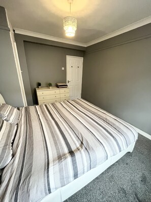 3 bedrooms, WiFi, bed sheets - Aprt 10mins walk from The Shard! (London)