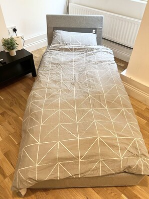 3 bedrooms, WiFi, bed sheets - Aprt 10mins walk from The Shard! (London)