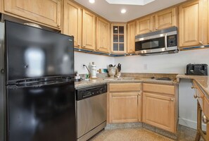 Fridge, microwave, dishwasher, coffee/tea maker