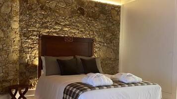 Superior Suite | Soundproofing, iron/ironing board, free WiFi