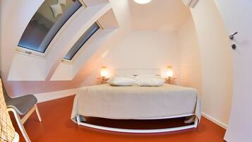 1 bedroom, iron/ironing board, travel crib, WiFi