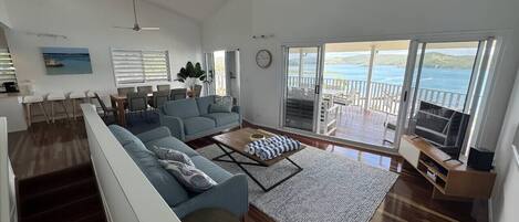 スマートテレビ、ステレオ