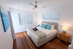 4 chambres, fer et planche à repasser, lit parapluie, Wi-Fi gratuit