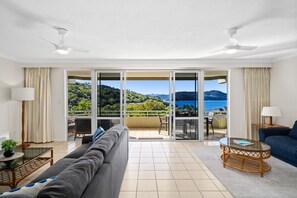 Smart-TV, Tischtennisplatte