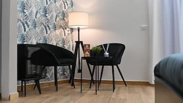 Deluxe Room | 1 bedroom, individually decorated, desk, laptop workspace
