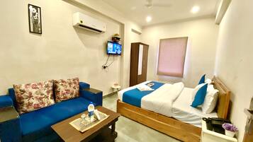 Superior Room, 1 Double Bed, Smoking, Balcony | Interior