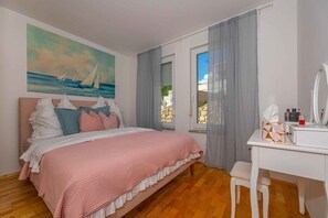 1 bedroom, WiFi - Holiday apartment with pool, terrace and sea view (Crikvenica)