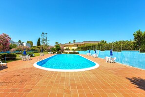 Piscina externa sazonal
