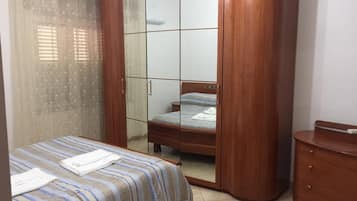 2 chambres, fer et planche Ă repasser, Wi-Fi, draps fournis