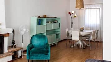 House | Living area | Fireplace