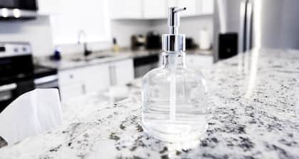 Townhouse w/Pool Near Beach, Airport & Supermarket