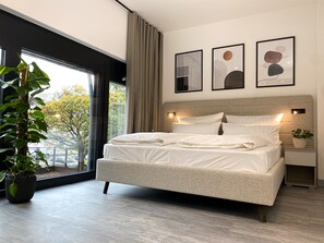 Deluxe Double Room | In-room safe, individually decorated, individually furnished, desk - ARUS Hotels (Hamburg)