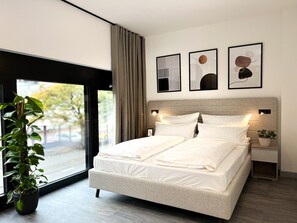 Deluxe Double Room | In-room safe, individually decorated, individually furnished, desk - ARUS Hotels (Hamburg)