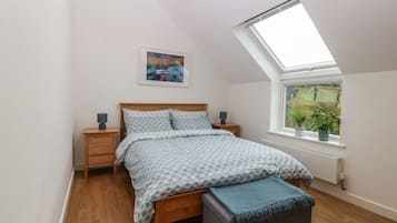 2 dormitorios, decoración individual, mobiliario individual