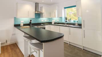 Kühlschrank, Geschirrspüler, Wasserkocher, Toaster