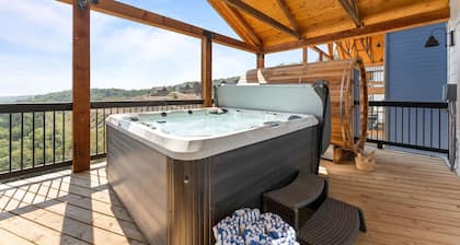 1mi to SDC Family Fun: Sauna +Hot Tub +Slide 8BR