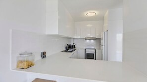 Frigorifero, microonde, forno, lavastoviglie