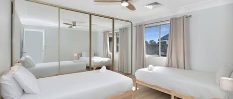 2 bedrooms, iron/ironing board, bed sheets