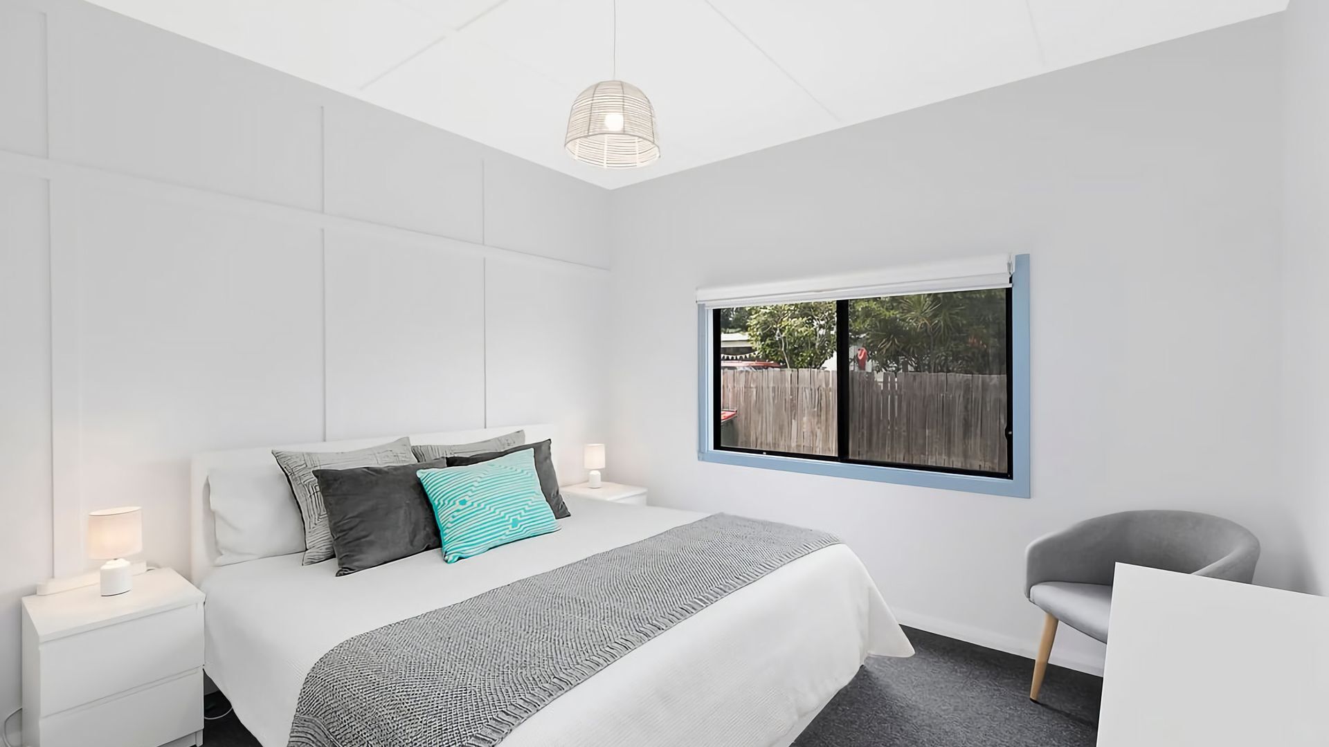 3 habitaciones, tabla de planchar con plancha y ropa de cama 