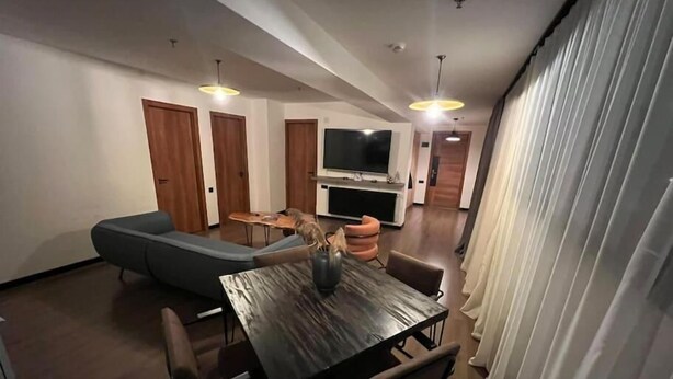 Ảnh chưa phân loại, 1 trong số 6 ảnh, nút