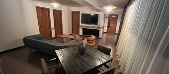 Paskunji Marshall Apartment