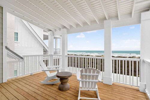 Seaside Siesta a luxury beachfront home steps away from the southern coast
