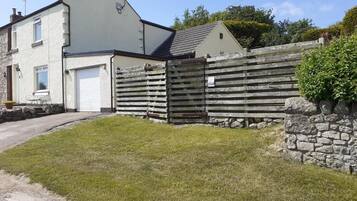 Apartment, 4 Bedrooms, Patio, Garden View | Property entrance