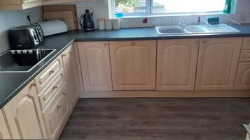 Apartment, 4 Bedrooms, Patio, Garden View | Interior