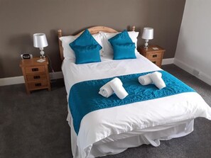 4 bedrooms - Elmbank House Apartment With Island Views (Berwick-upon-Tweed)