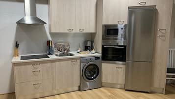 Apartament bàsic | Cuina privada | Frigorífic, microones, forn i placa de cuina