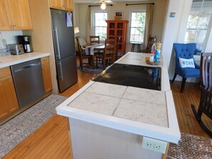 Réfrigérateur, four, plaque de cuisson, lave-vaisselle