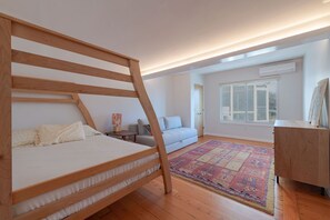 5 bedrooms, WiFi