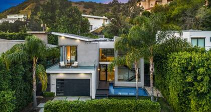 Coldwater Canyon - A Sophisticated & Elegant Estate