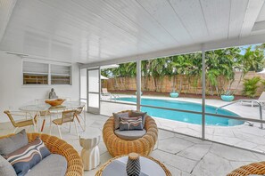 Pool - Paradise under the Palms - Newly Updated Private Heated Pool (Boynton Beach)
