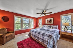 4 bedrooms, desk, iron/ironing board, free WiFi