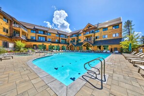 A heated pool - Best Walking Location, Pool, Beach, Restaurants - Zalanta #220 (South Lake Tahoe)