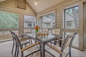 Dining - Walk in minutes to Kiawah's famous beach! (Kiawah Island)