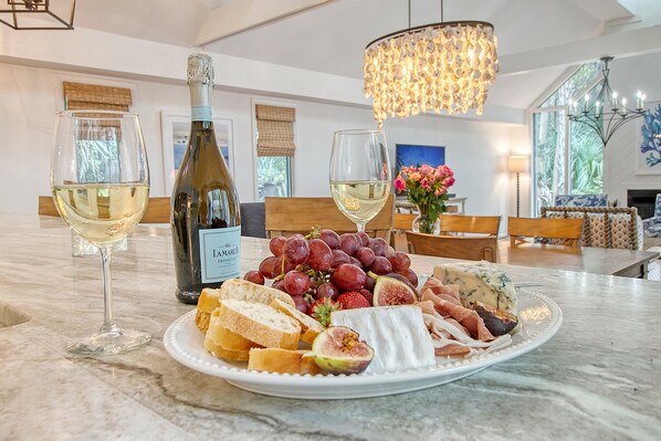 Dining - Walk in minutes to Kiawah's famous beach! (Kiawah Island)