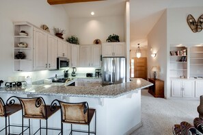 Mikrowelle, Herdplatte, Geschirrspüler