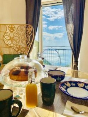 Dining - Village Virginia (Albori)