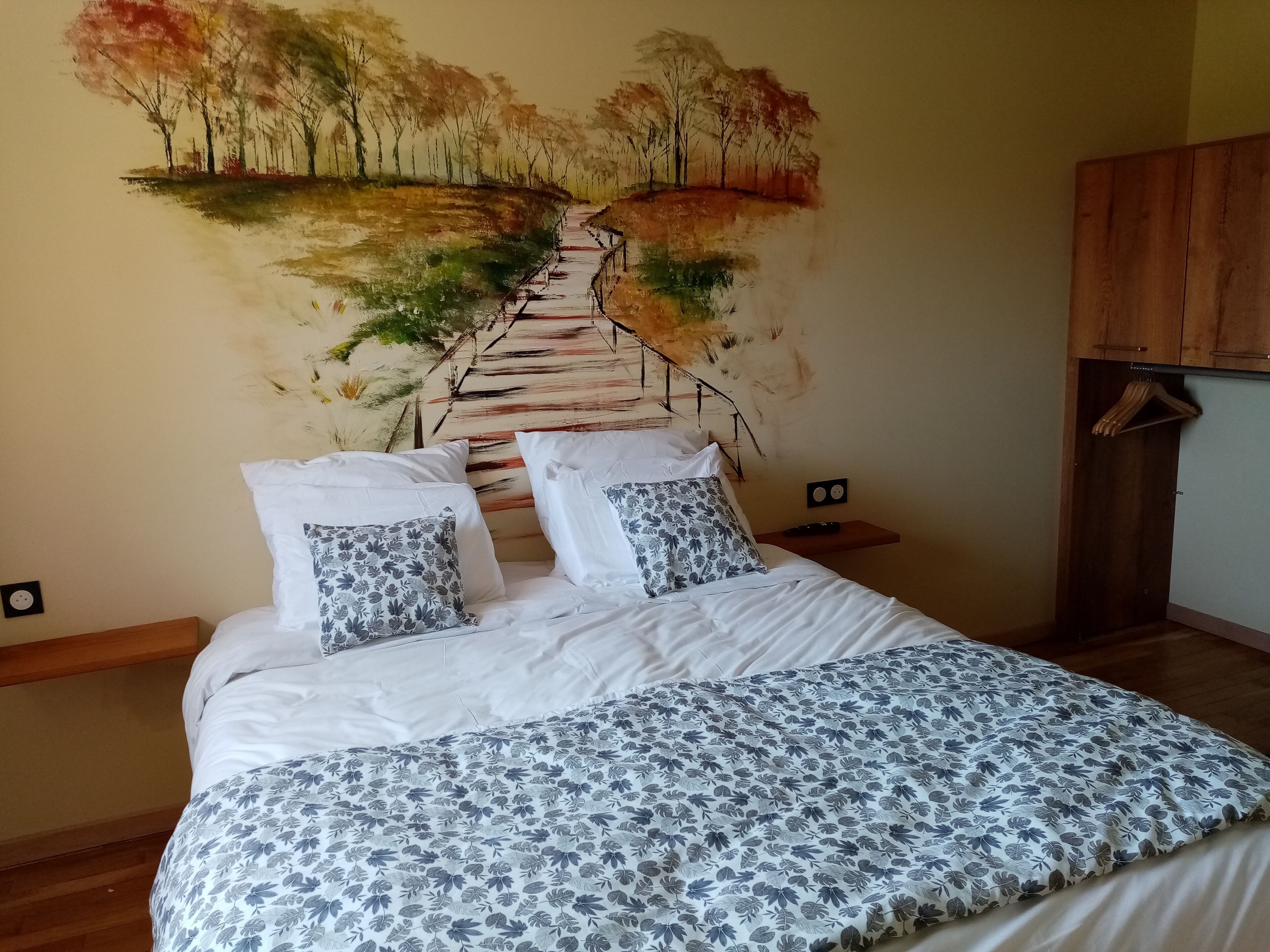 2 chambres, fer et planche à repasser, draps fournis