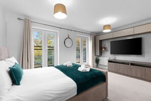 6 Schlafzimmer, Bügeleisen/Bügelbrett, kostenloses WLAN, Bettwäsche