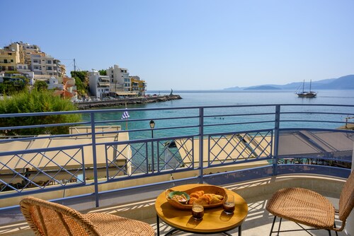 Asteria Seafront Luxury Apartment